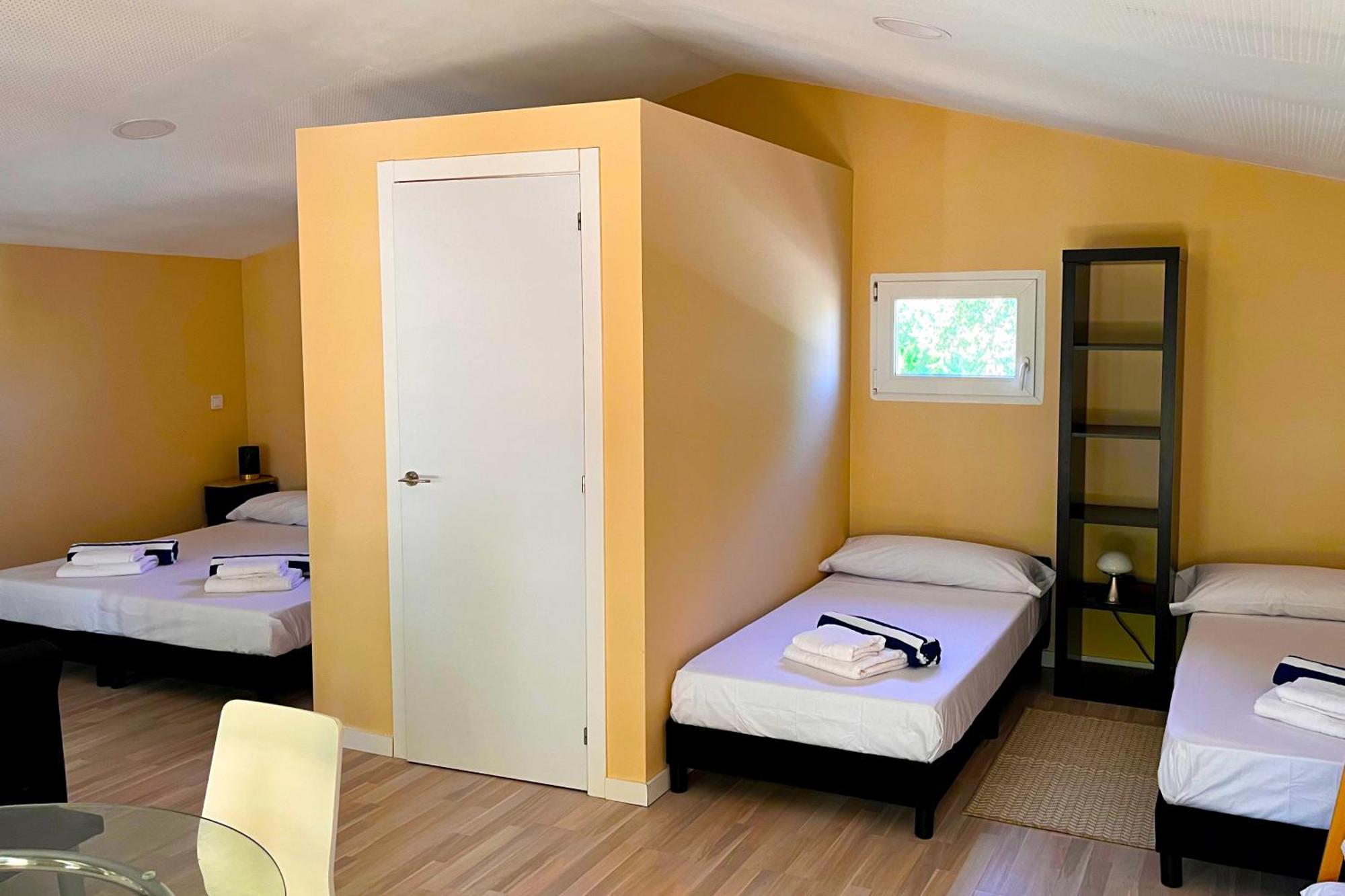 Fee4Me Cabin With Pool And Garden San Martin De La Vega Exterior photo